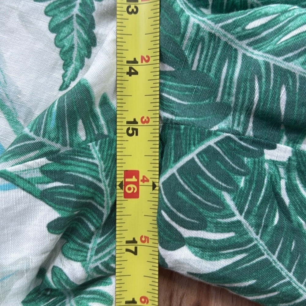 Black Halo Tropical Green Leaf Shorts - Picture 10 of 10